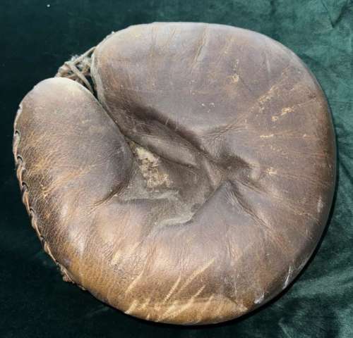 Pat Collins D&M 703 Catchers Mitt Front