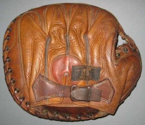 W.M. Hargrave D&M Catchers Mitt Back