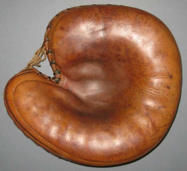 Wally Schang D&M Decker Patent Catchers Mitt Front