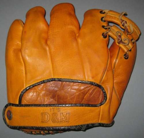 Earl Averill D&M DG28 Back