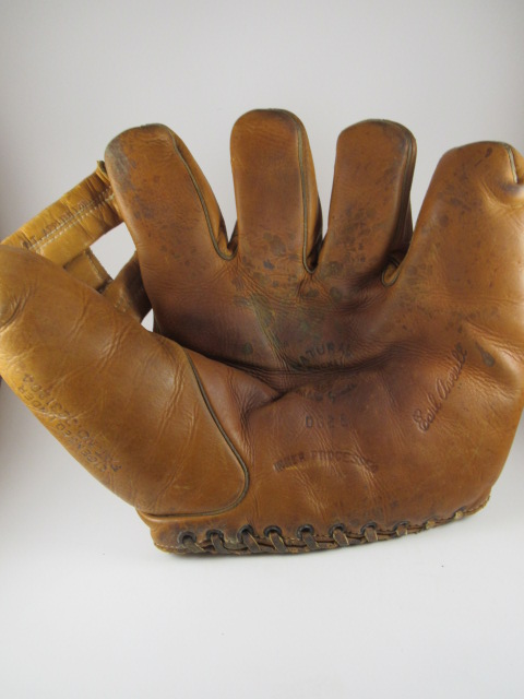 Earl Averill D&M DG28 Front