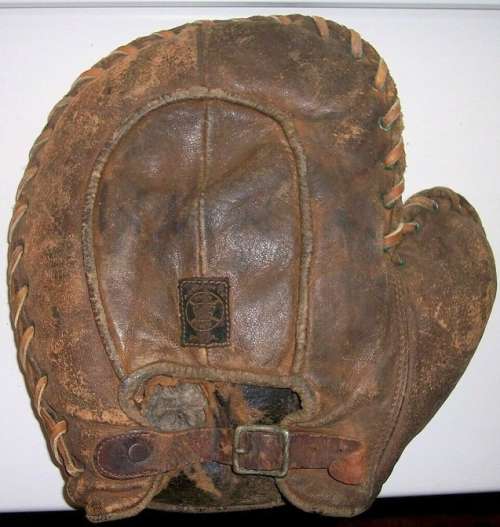 Early 1900's A.J. Reach Crescent Basemitt Back