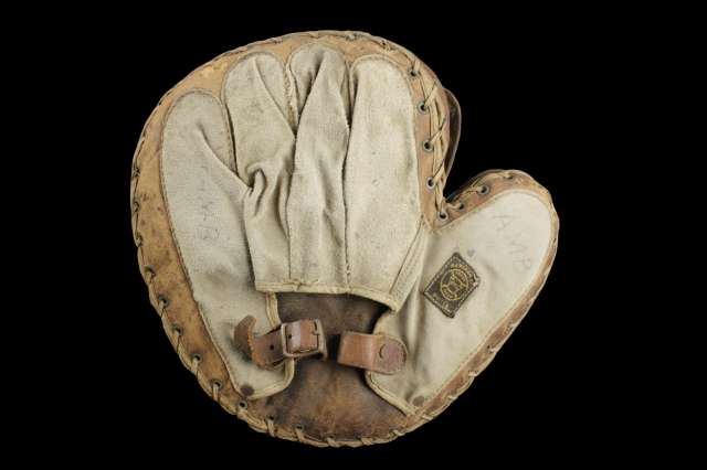 Early 1900's A.J. Reach Crescent Catchers Mitt Back