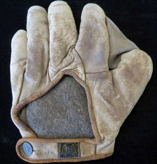 Early 1900's A.J. Reach Crescent Glove Back