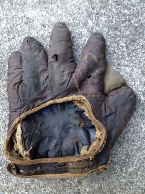 Early 1900's A.J. Reach Crescent Glove Back