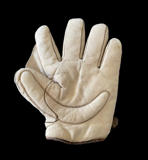 A.J. Reach Crescent Glove White Front