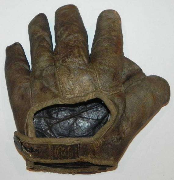 Early 1900's A.J. Reach Youth Crescent Glove Back