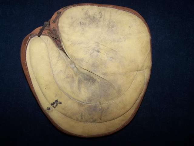 American Mitten Company 53 Crescent Catchers Mitt Front