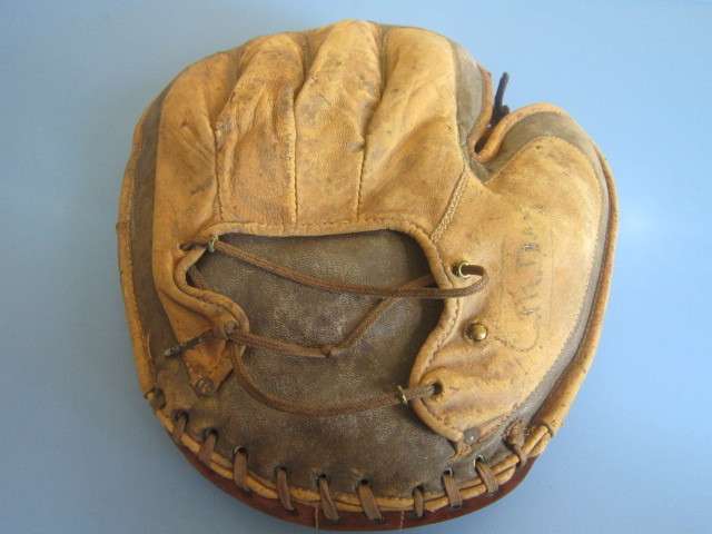 Early 1900's American Mitten Company Crescent Catchers Mitt Back