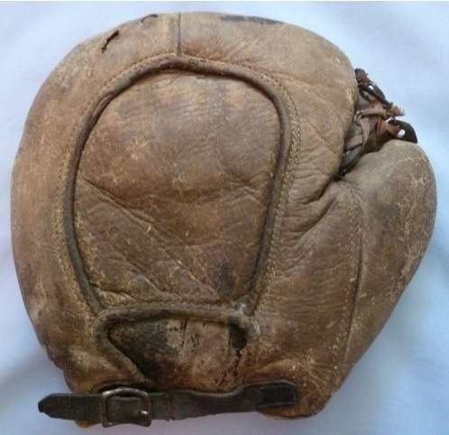 Early 1900's Brown Crescent Basemitt Back