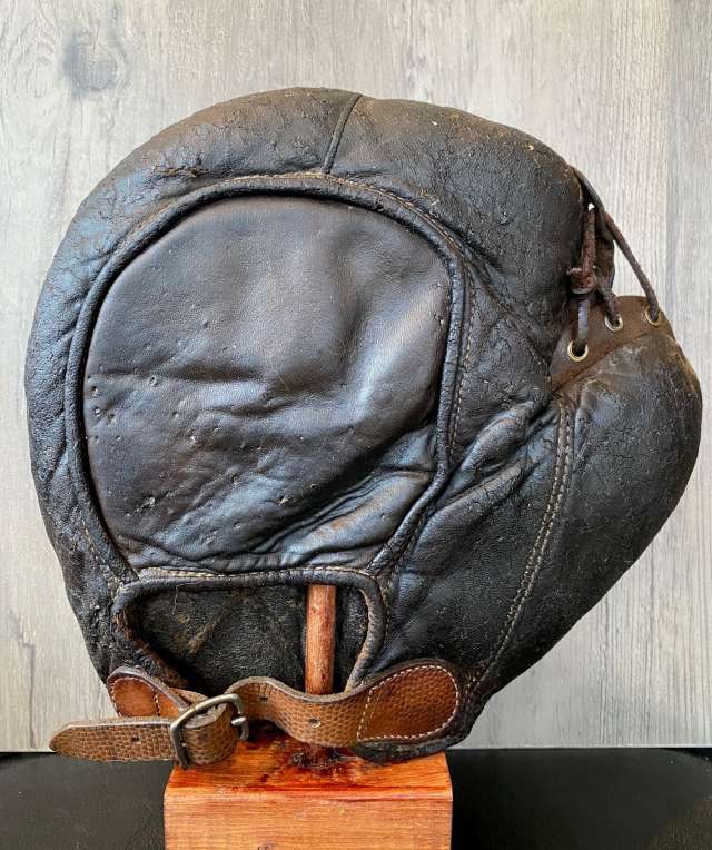 Early 1900's Crescent Basemitt Back