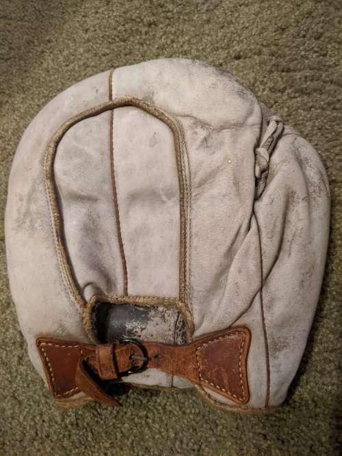 Crescent Basemitt Back