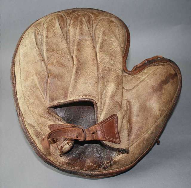 Early 1900's Crescent Catchers Mitt Back