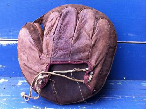 Early 1900's Ratsch Peerless Crescent Catchers Mitt Lefty Back