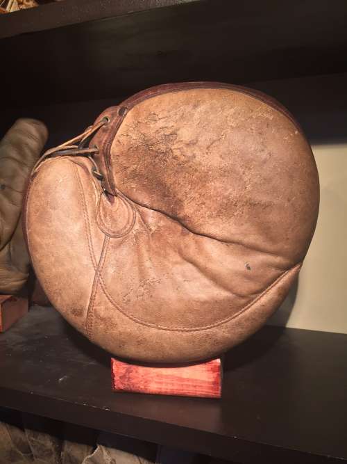 Early 1900's Ratsch Peerless Crescent Catchers Mitt Light Brown Front
