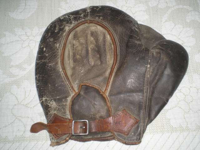 Early 1900's Crescent Full Web Basemitt Back