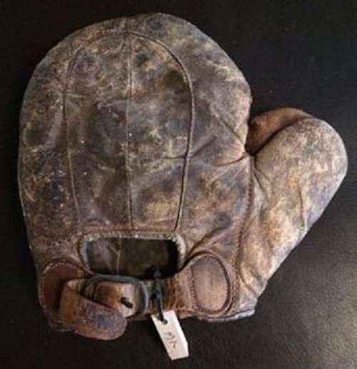 Early 1900's Crescent Full Web Basemitt Back