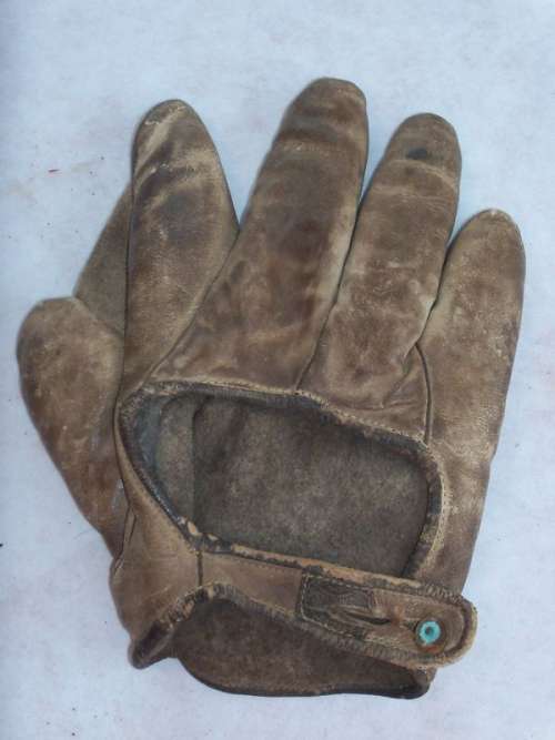Early 1900's Crescent Glove Lefty Back
