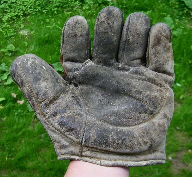 Early 1900's Crescent Glove With Missing Web Front