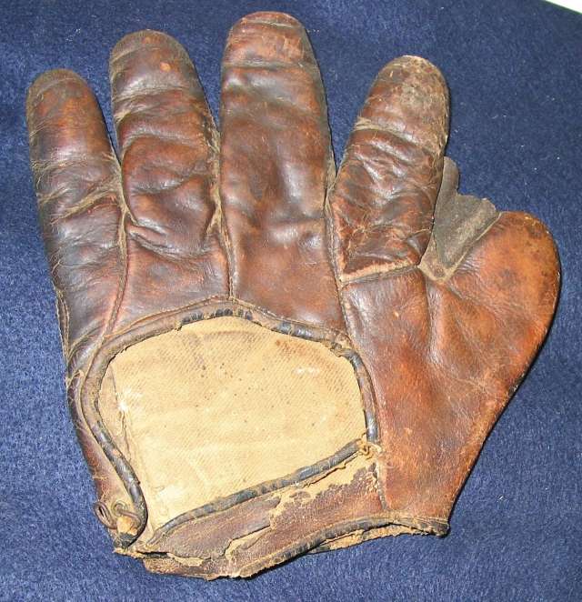 Early 1900's Hole in Palm Crescent Back