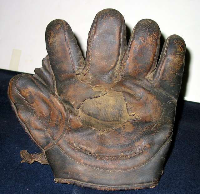 Early 1900's Hole in Palm Crescent Front