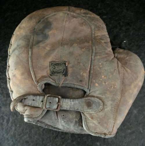 Early 1900's Spalding Crescent Basemitt Back