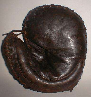 Early 1900's Spalding Crescent Basemitt Black Front