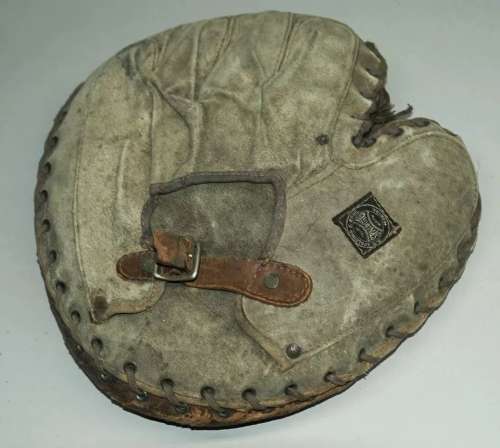 Early 1900's Spalding Crescent Catchers Mitt Back