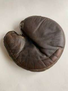 Early 1900's Spalding Crescent Catchers Mitt Front