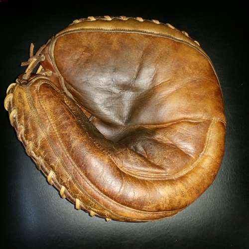 Spalding Crescent Catchers Mitt Front