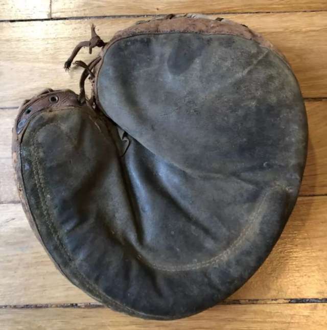 Early 1900's Spalding Crescent Catchers Mitt Front