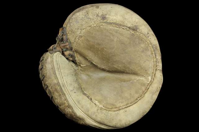 Early 1900's Spalding Crescent Catchers Mitt With Sewn Pocket Front