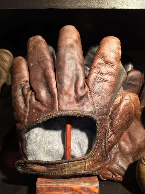 Early 1900's Spalding Crescent Glove Back