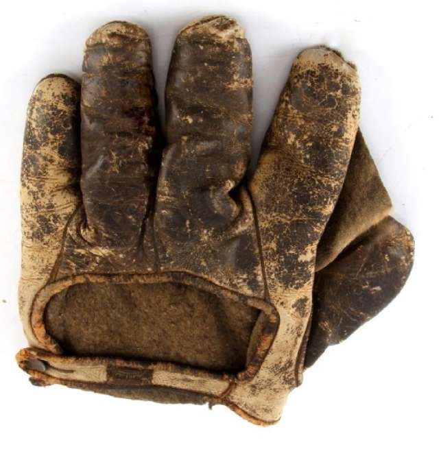 Early 1900's Spalding Crescent Glove Back
