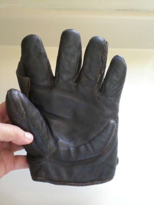 Early 1900's Spalding Crescent Glove Dark Front