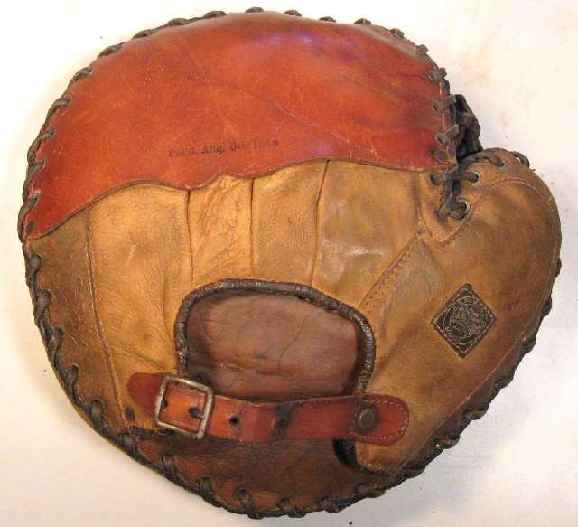 Early 1900's Spalding Decker Patent Crescent Catchers Mitt Back