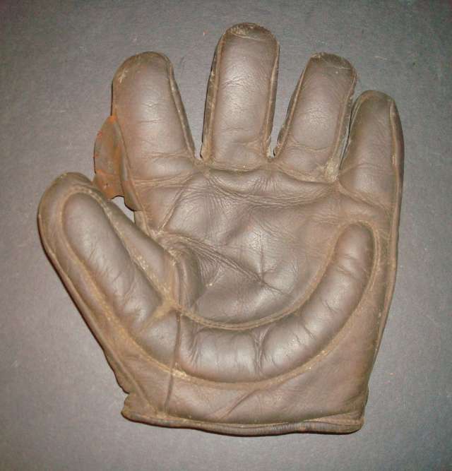 Early 1900's Victor Buckle Web Crescent Glove Front