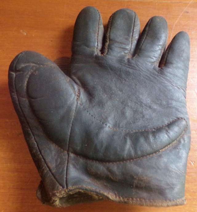 Early 1900's Youth Crescent Glove Front