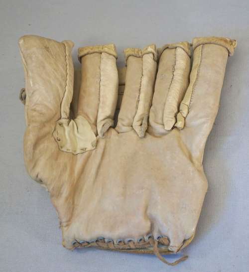 Folk Art Glove Front