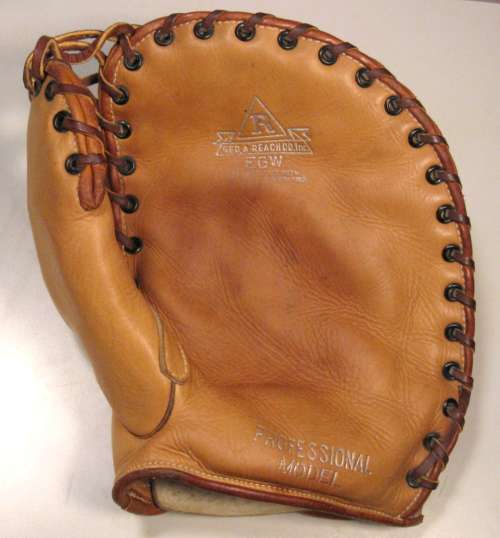 George A. Reach FGW Professional Model Basemitt Front