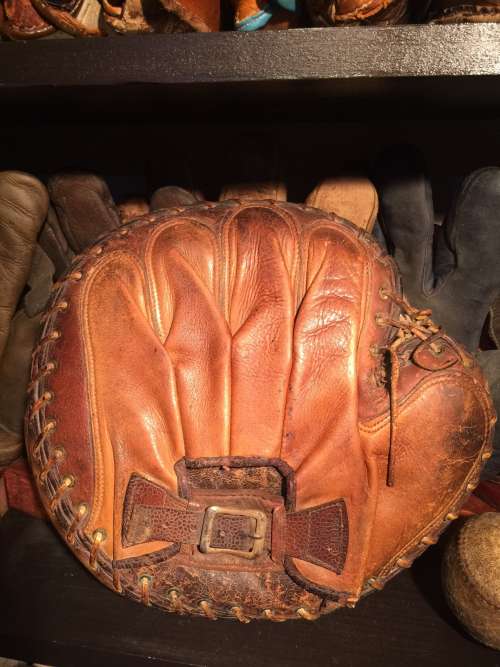 Goldsmith 83 Catchers Mitt Back