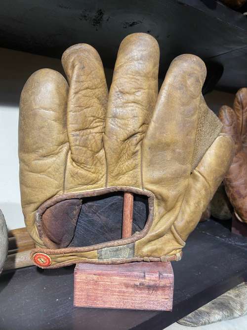 Goldsmith 28 Full Web With Celluloid Button Back