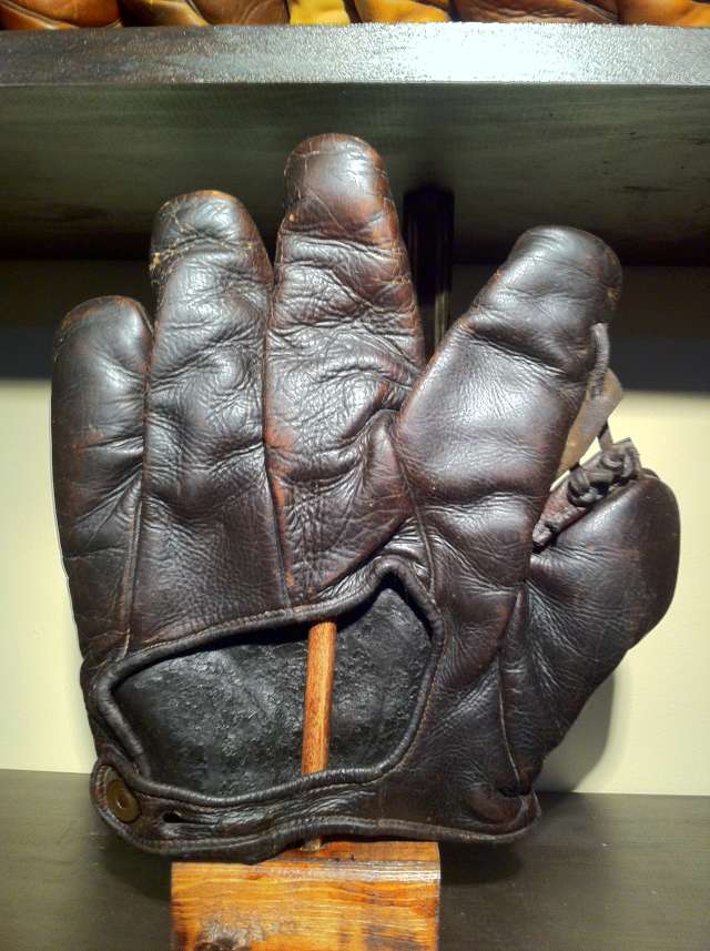 Goldsmith Laced Full Web Back