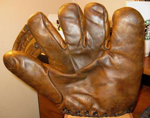 Honus Wagner Sporting Goods B235 Front