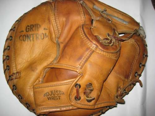 Honus Wagner Sporting Goods MCD Catchers Mitt Back