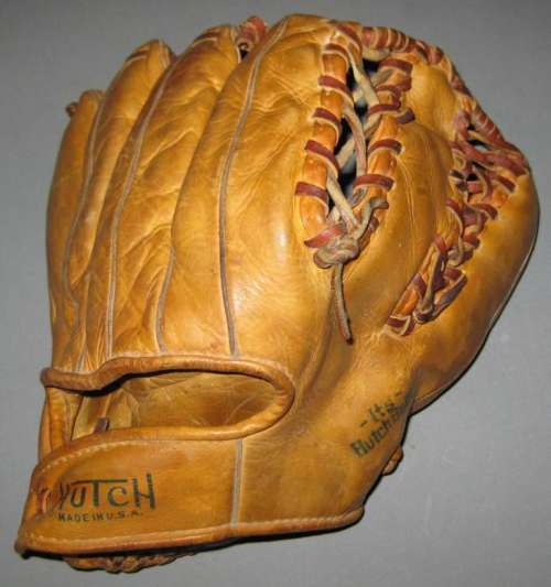 Early Wynn Hutch CC Back