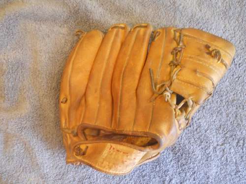 Harry Anderson Hutch HA Back