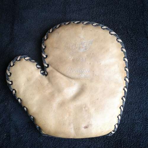 Hutch 48-733 Basemitt Front