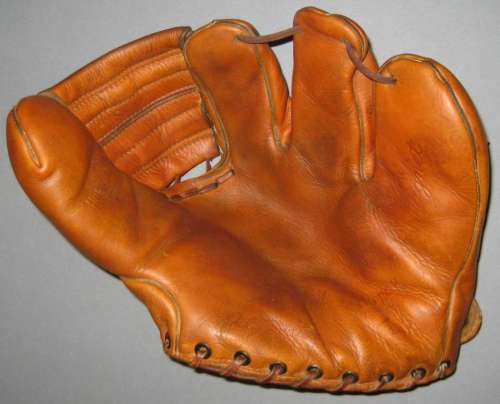 Hutch The Magnet Front