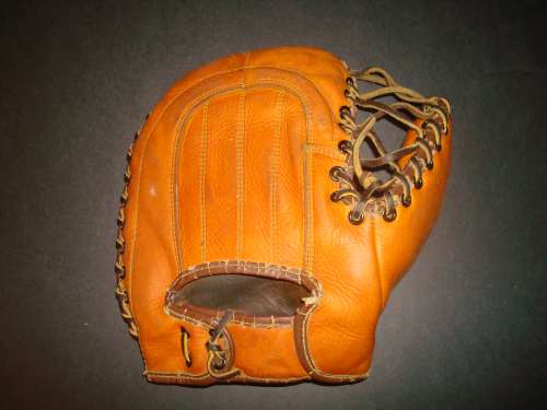 Johnny Mize Hutch 145L Back